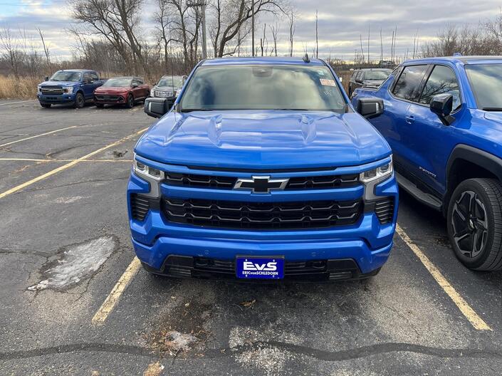 2025 Chevrolet Silverado 1500 RST Z71 Crew Cab 4WD 5.3L All-StarPremiumPkg w/20s AdptvCrz HtdLthrBuckets HD-SurroundVision Milwaukee WI